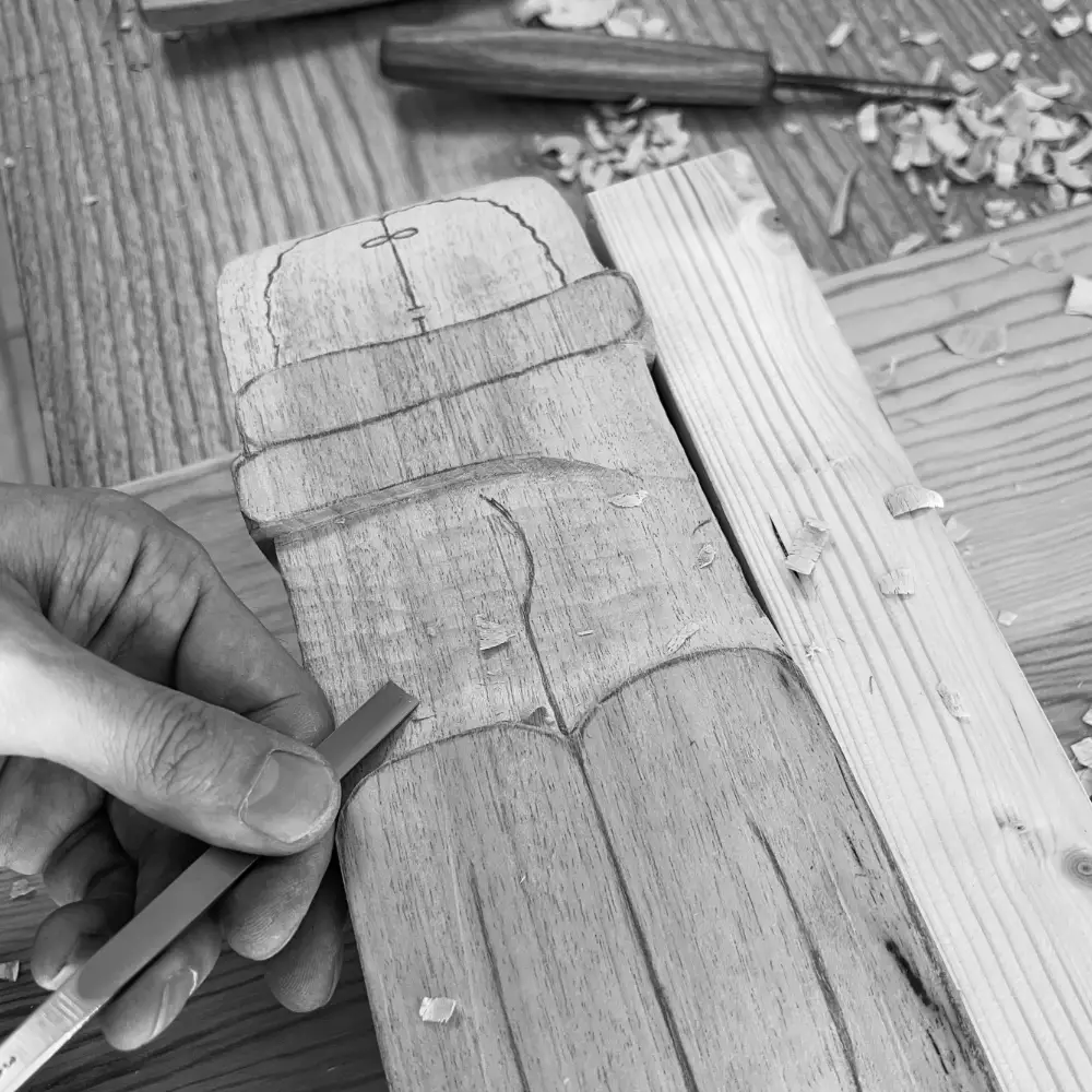 clases de talla y escultura en madera